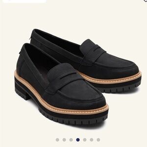 Toms Cara Black and Tan Loafers